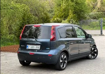 Nissan Note 2013 photo 2