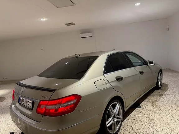 Mercedes-Benz E200C 2010 photo 3