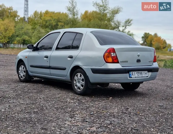 Renault Clio 2003 photo 4
