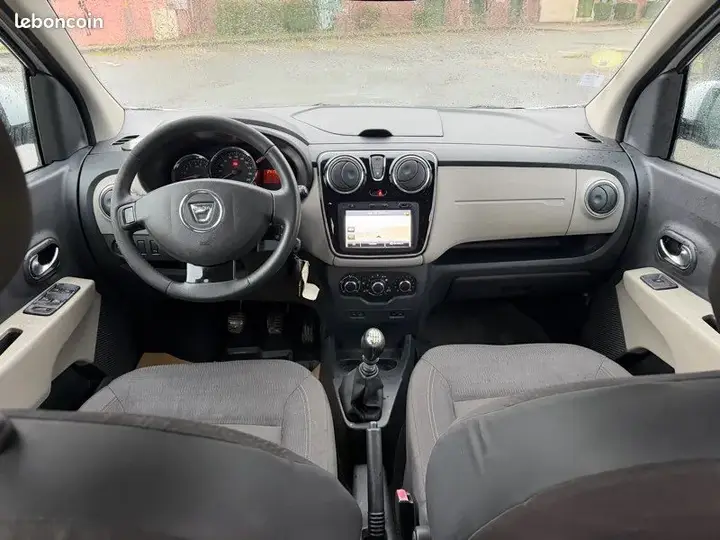 Dacia Lodgy 2012 photo 4
