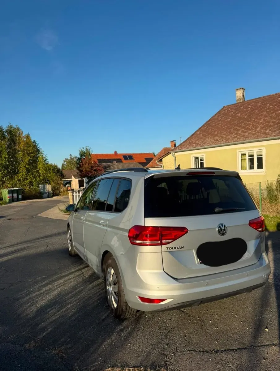 Volkswagen Touran 2017 photo 3