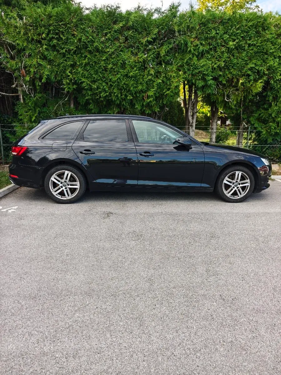 Audi A4 2019 photo 2