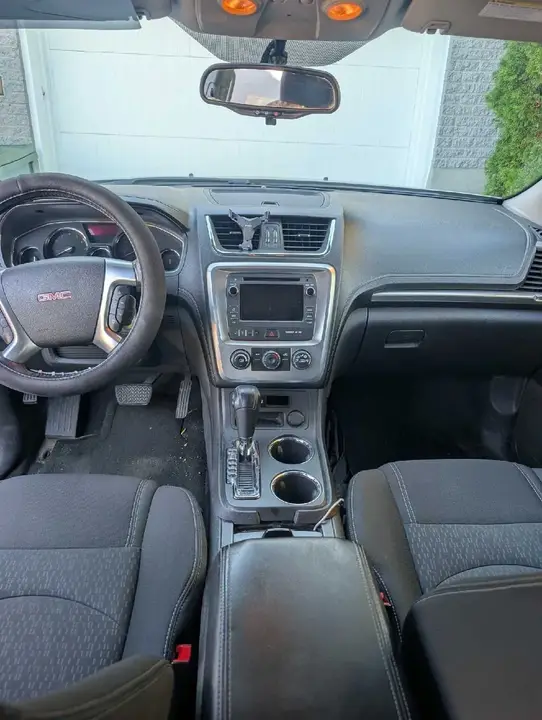 GMC Acadia 2013 photo 3