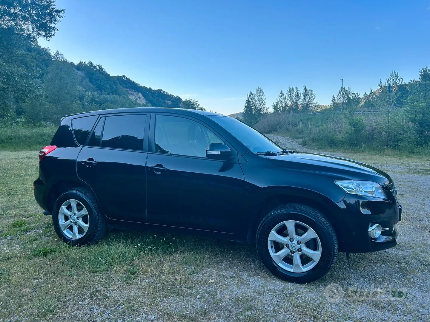 Toyota Rav4 2011 photo 3