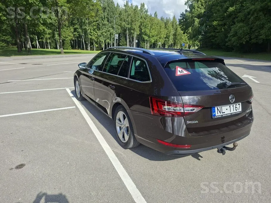 Skoda Superb 2018 photo 2