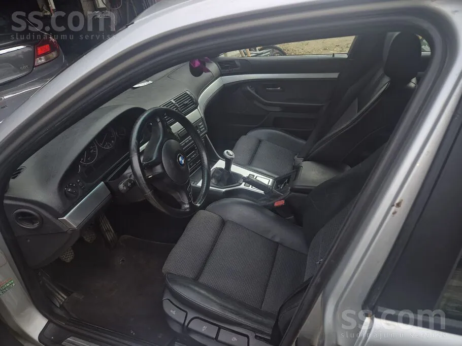 BMW 520 2002 photo 2