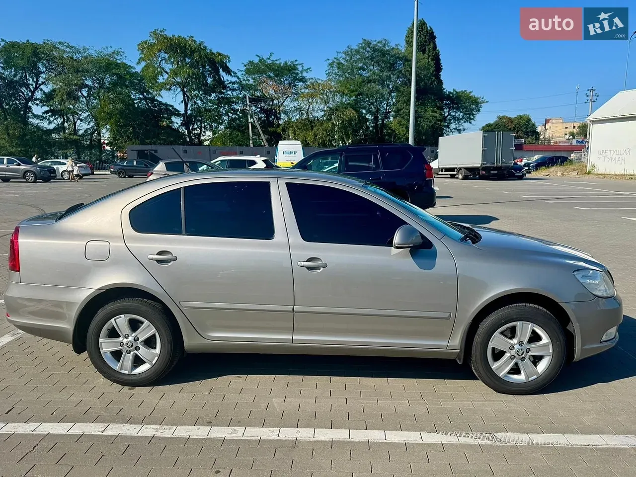 Skoda Octavia 2012 photo 3
