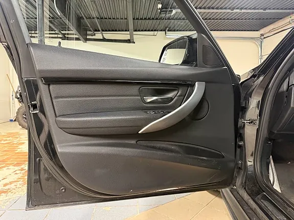 BMW 320I 2017 photo 5