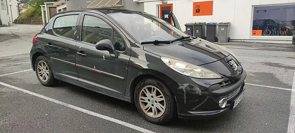 Peugeot 207 2007 photo 2