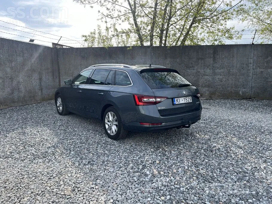 Skoda Superb 2017 photo 4