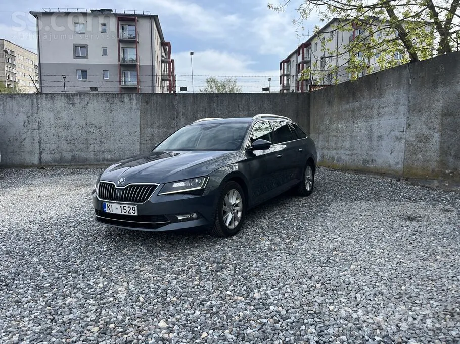 Skoda Superb 2017 photo 2