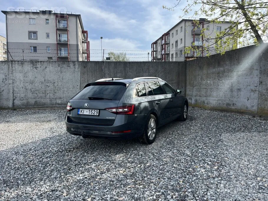Skoda Superb 2017 photo 3