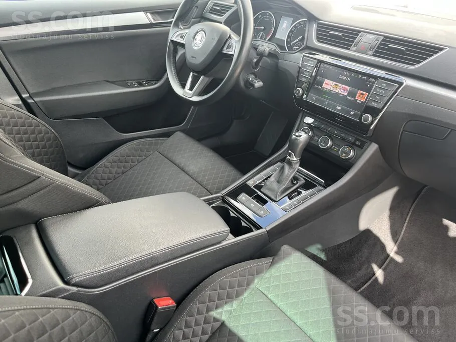 Skoda Superb 2017 photo 5
