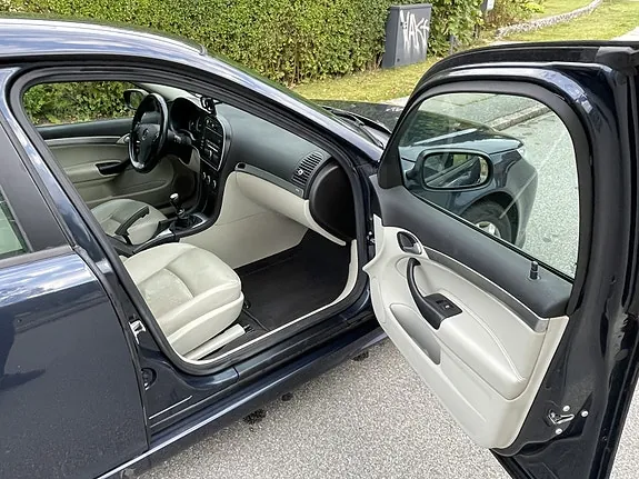 Saab 9-3 2009 photo 4