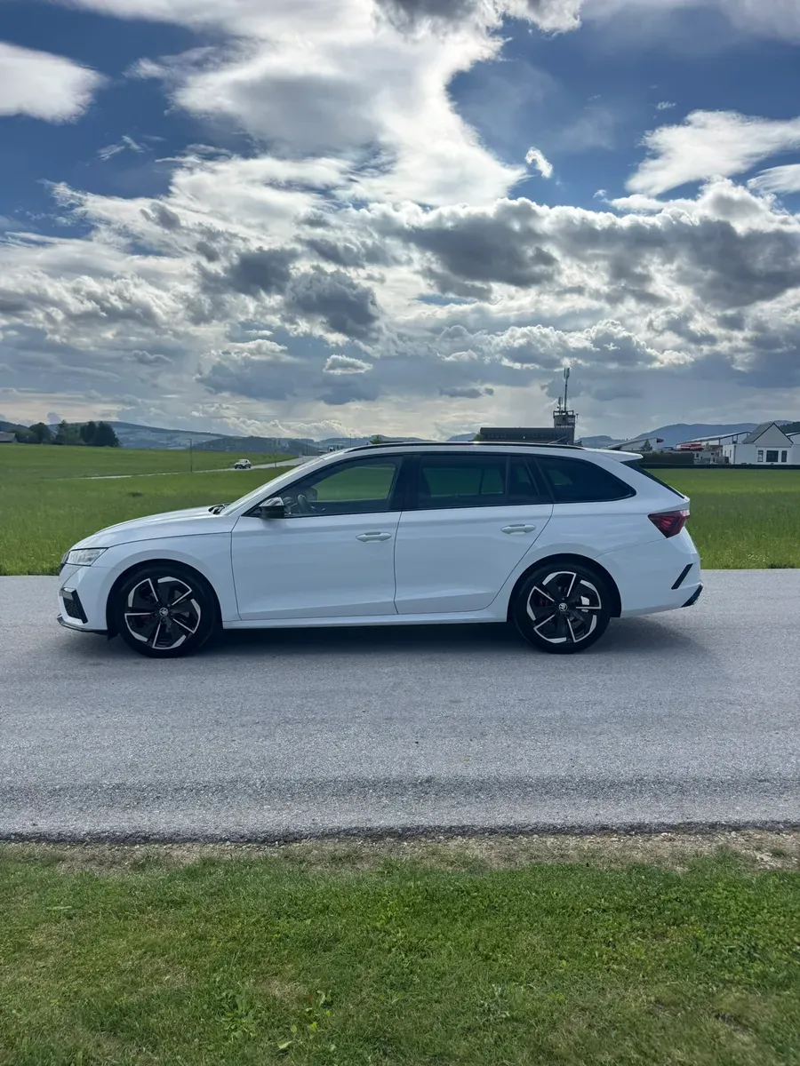 Skoda Octavia 2022 photo 3