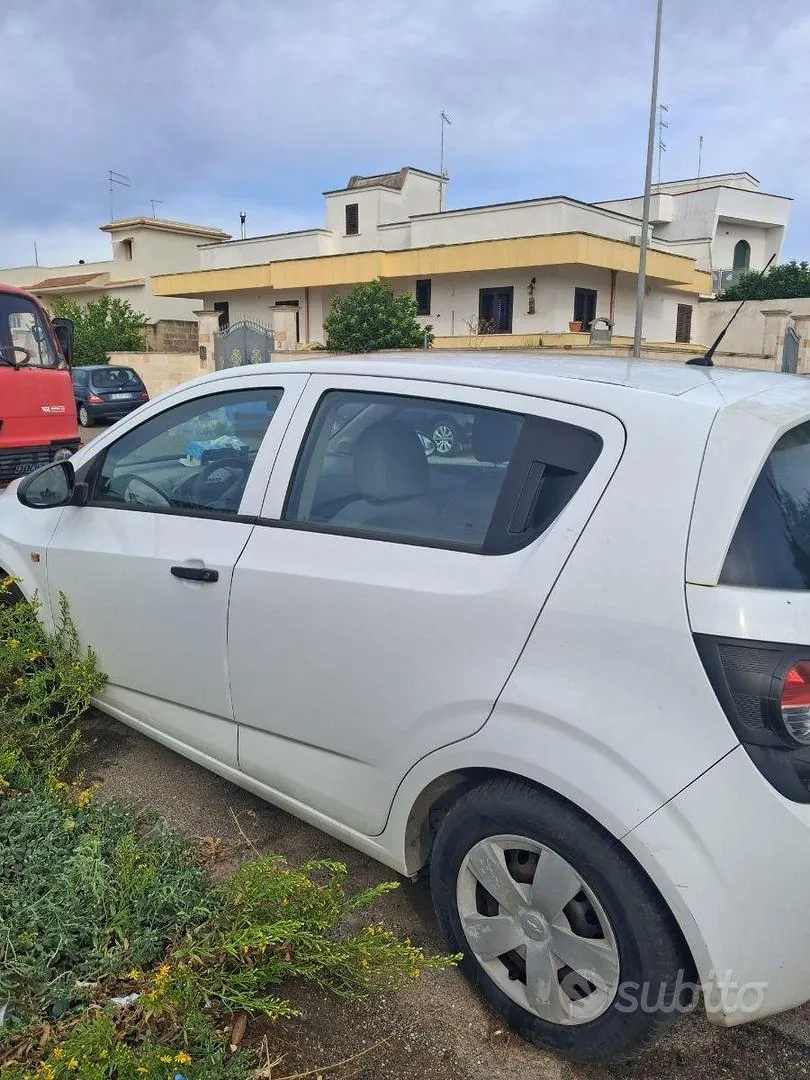 Chevrolet Aveo 2013 photo 2