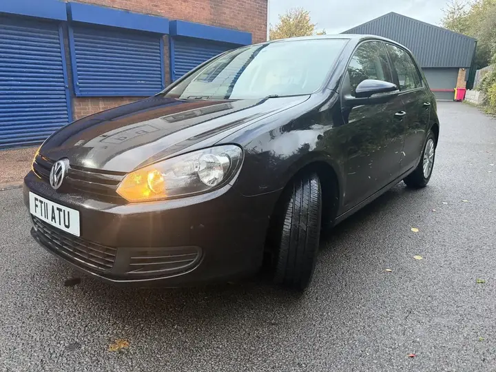 Volkswagen Golf 2011 photo 2