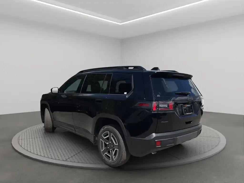 Jeep Cherokee 2026 photo 4
