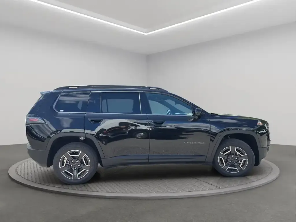 Jeep Cherokee 2026 photo 3