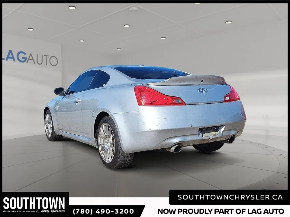 Infiniti G37 2011 photo 4