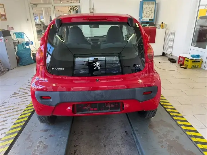 Peugeot 107 2009 photo 3