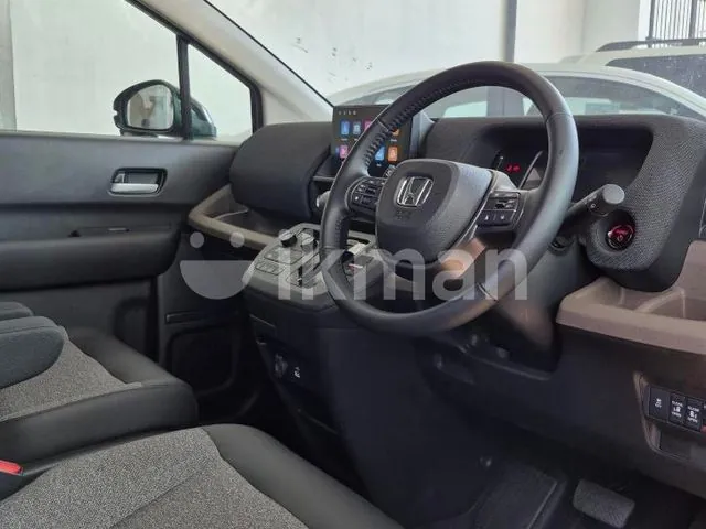 Honda Freed 2025 photo 4