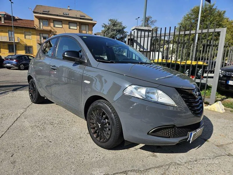 Lancia Ypsilon 2015 photo 3