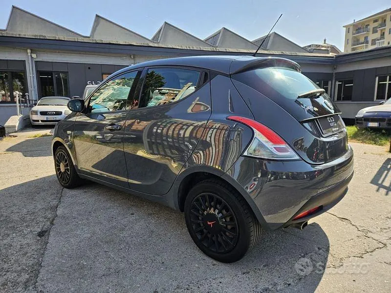 Lancia Ypsilon 2015 photo 4