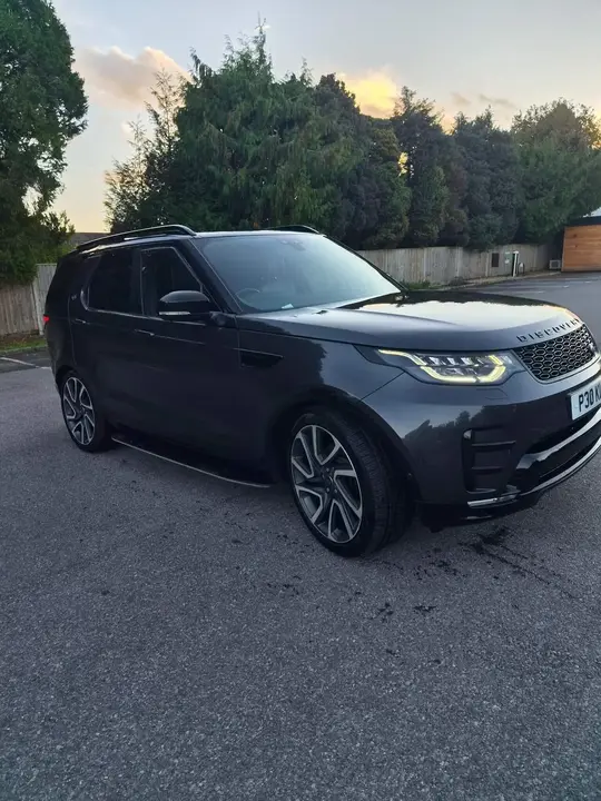 Land Rover Discovery 2017 photo 2
