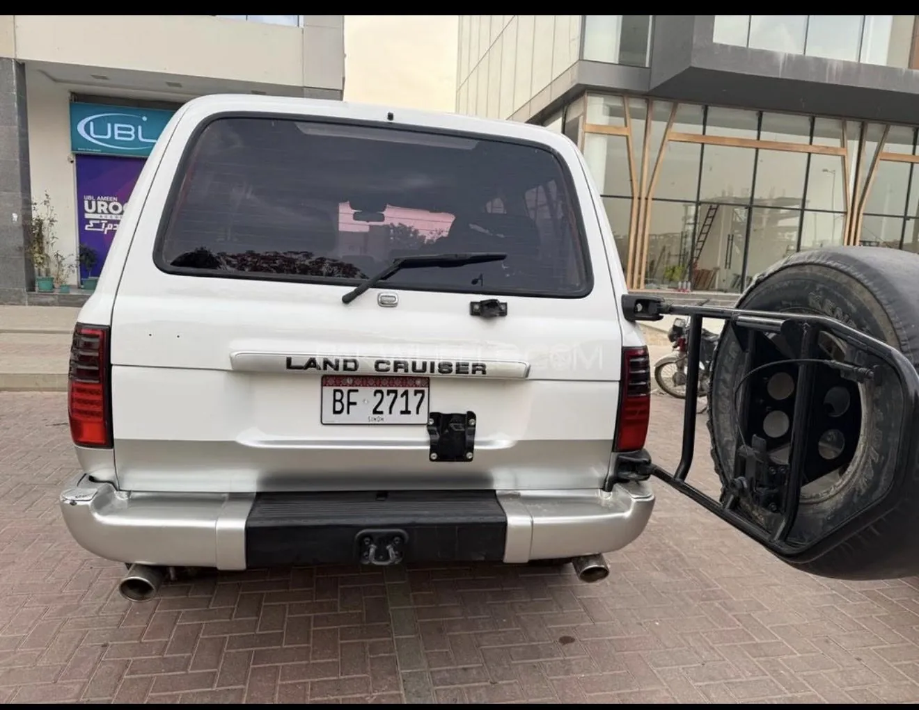 Toyota Land Cruiser