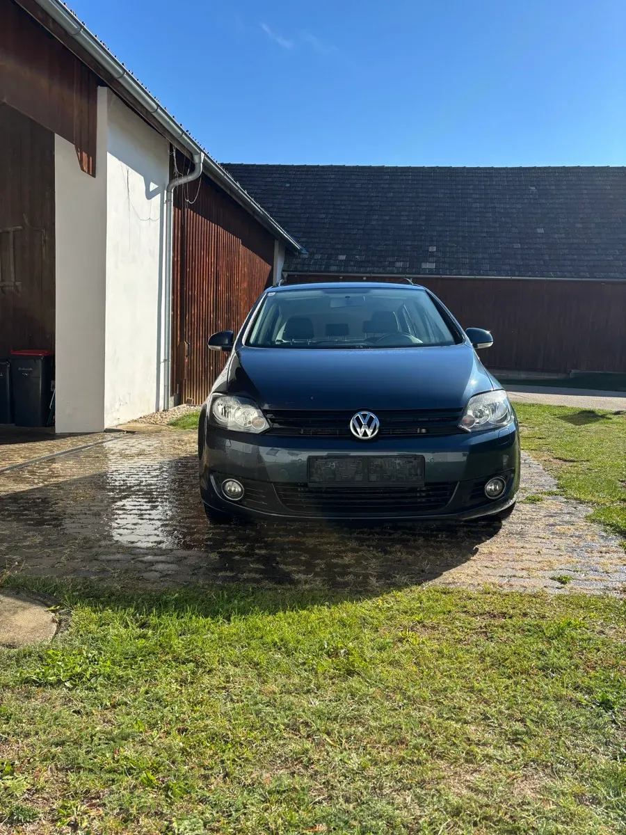 Volkswagen Golf 2012 photo 2
