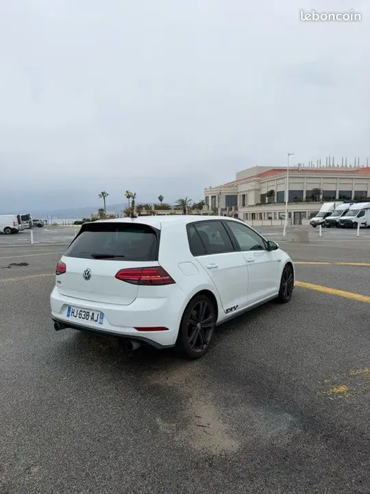 Volkswagen Golf 2017 photo 2