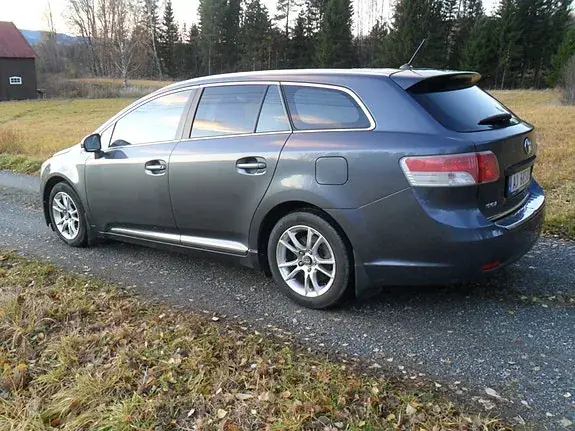 Toyota Avensis 2009 photo 4