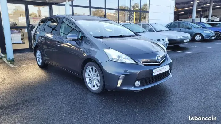 Toyota Prius 2013 photo 2
