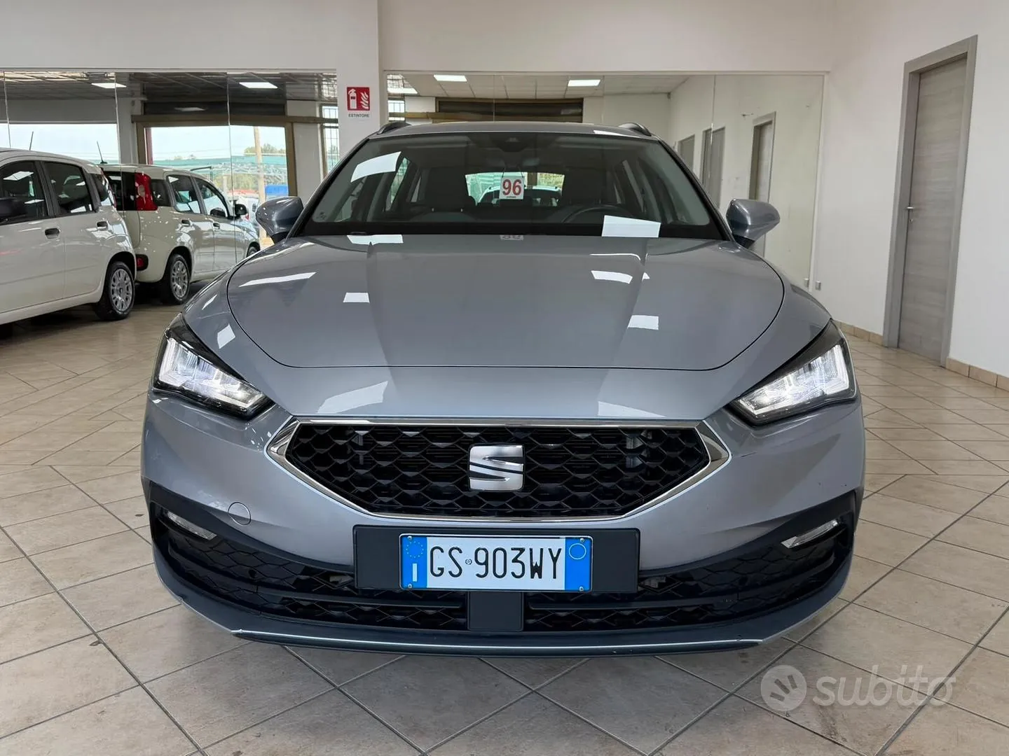 Seat Leon 2024 photo 2