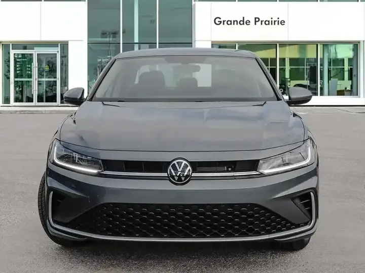 Volkswagen Jetta 2026 photo 2