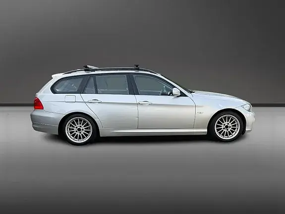 BMW 320D 2009 photo 4
