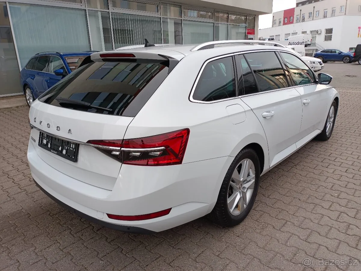 Skoda Superb 2021 photo 4