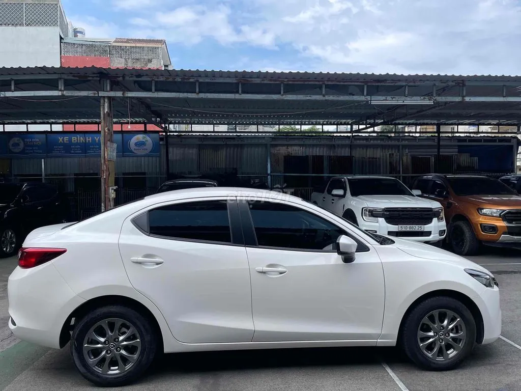 Mazda 2 2024 photo 3