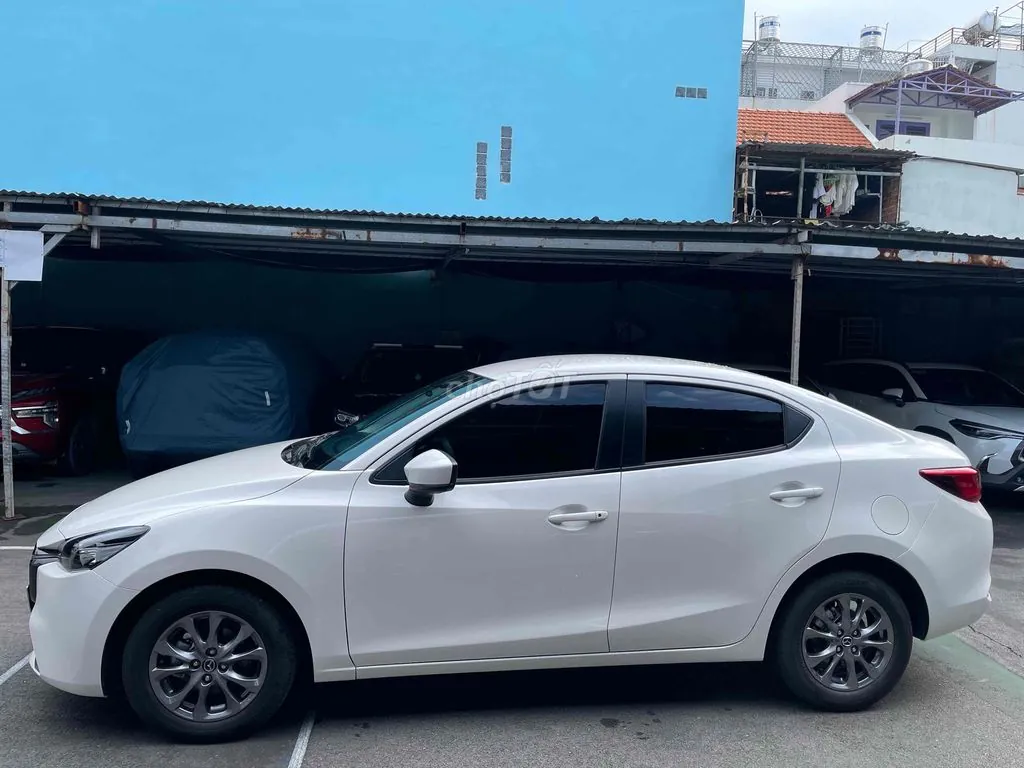 Mazda 2 2024 photo 2