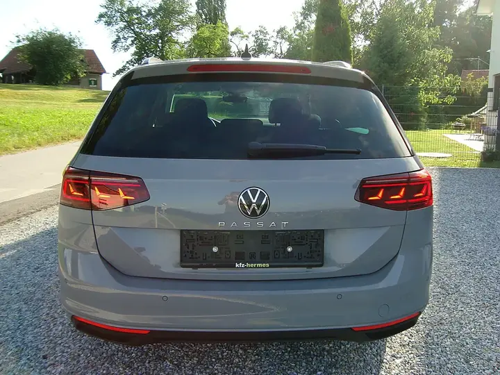 Volkswagen Passat Variant 2022 photo 3