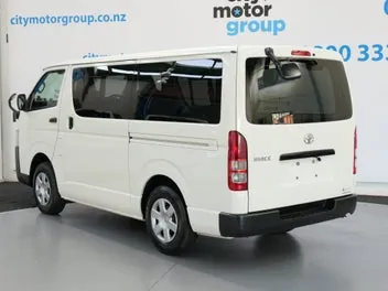 Toyota Hiace 2020 photo 3