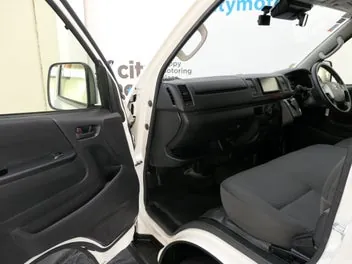 Toyota Hiace 2020 photo 5
