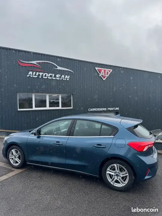 Ford Focus 2021 photo 2