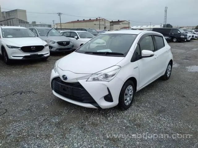 Toyota Vitz 2019 photo 2