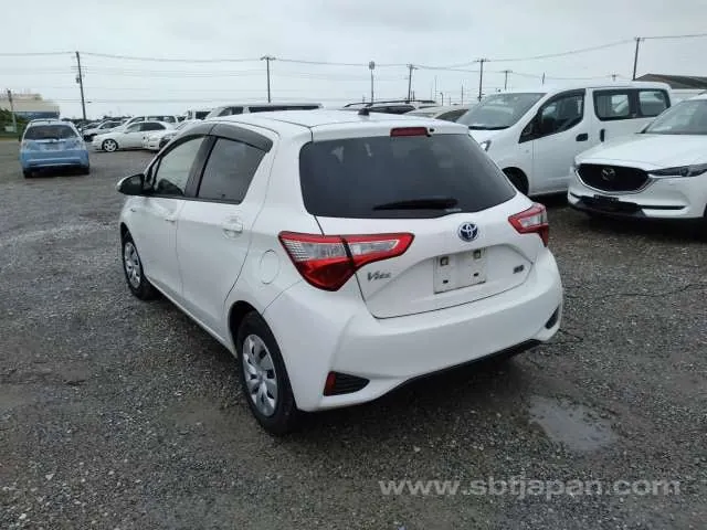 Toyota Vitz 2019 photo 3