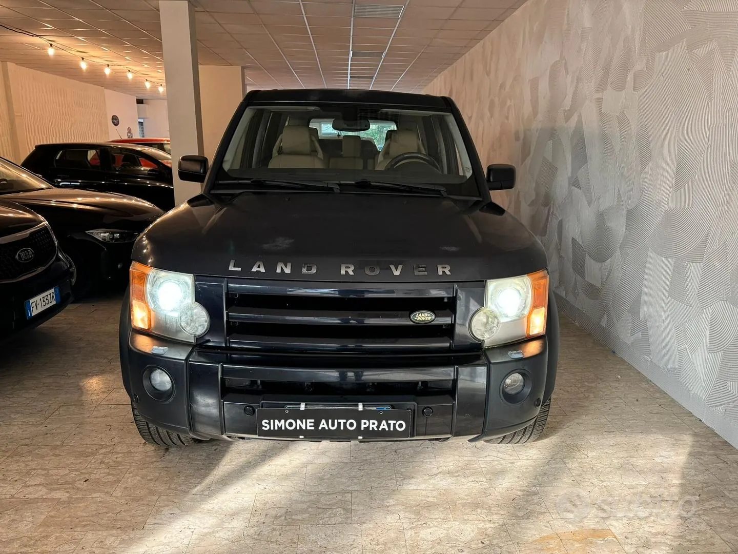 Land Rover Discovery 2004 photo 2