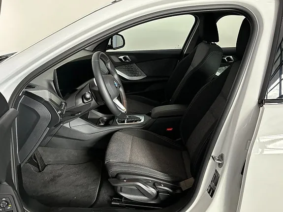 BMW 120 2026 photo 5