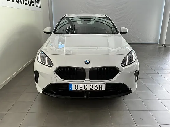 BMW 120 2026 photo 2