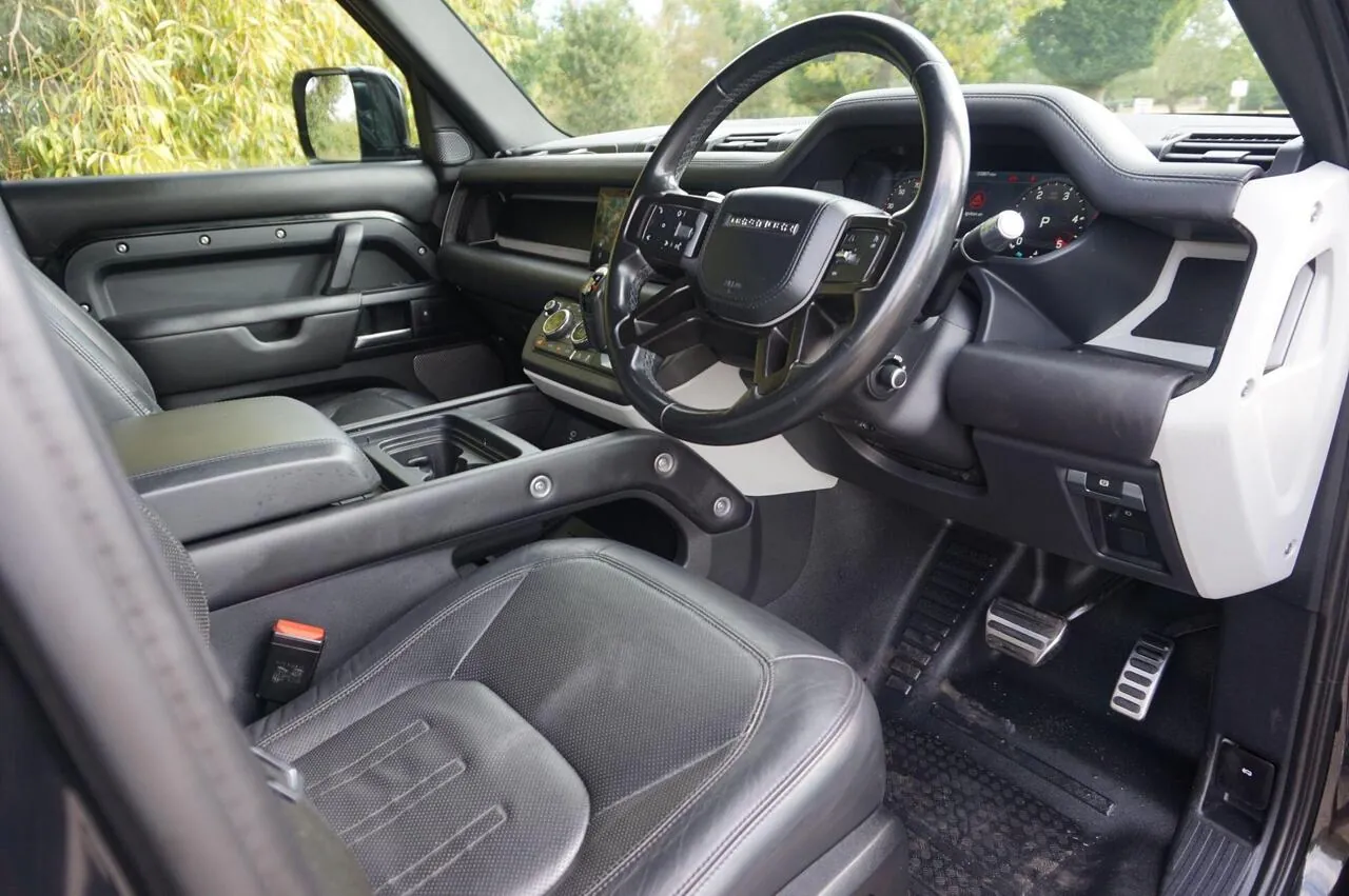 Land Rover Defender 2021 photo 5